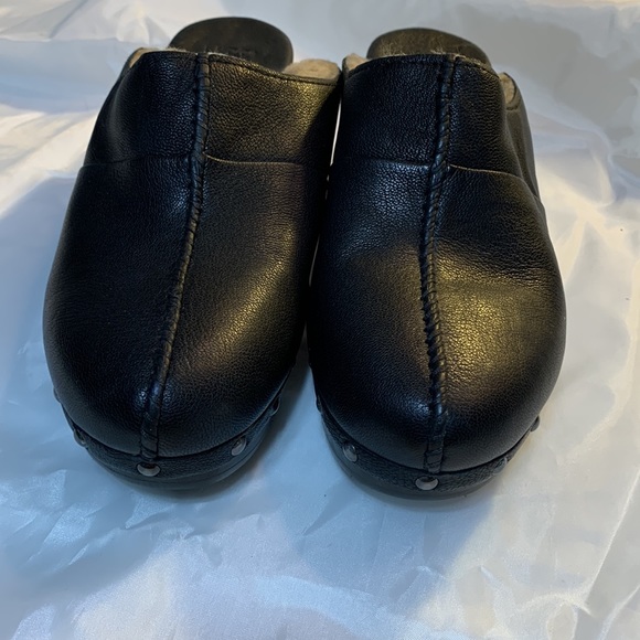 UGG black leather fur lined clogs size 9. NWOT - Picture 5 of 9